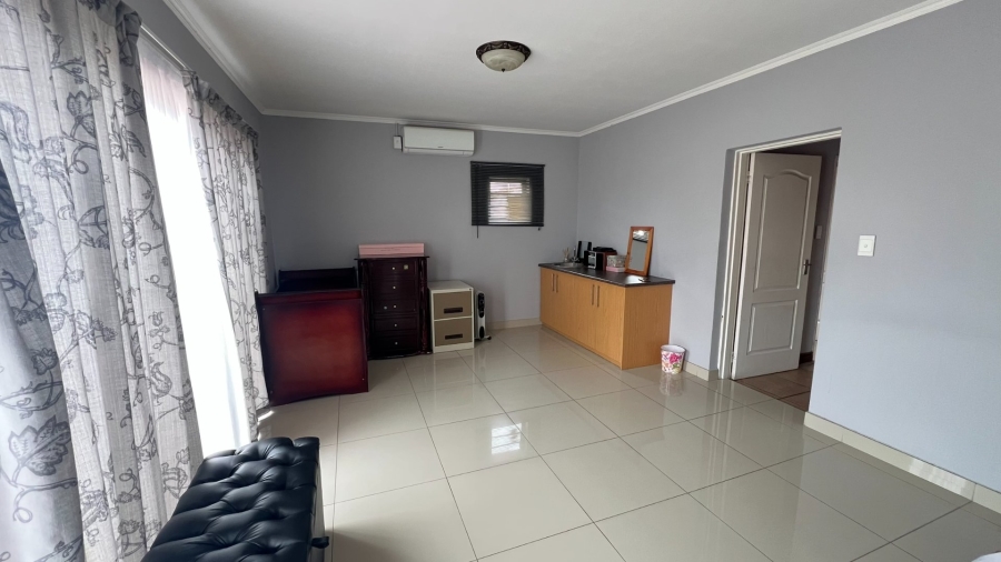 3 Bedroom Property for Sale in Langenhovenpark Free State